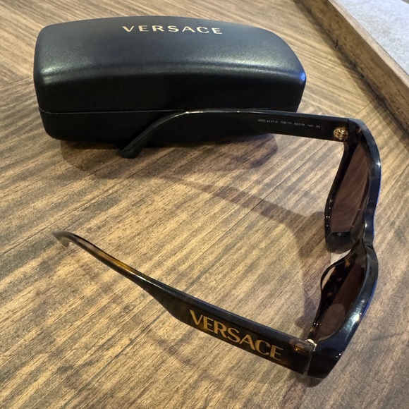 Versace cat eye tortoise shell sunglasses - Picture 5 of 5